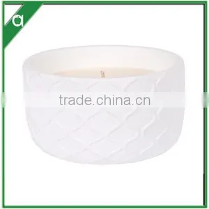 Organic Scented Candle in Ceramic Vessel With Wood Lid and Gift Box thumbnail-2