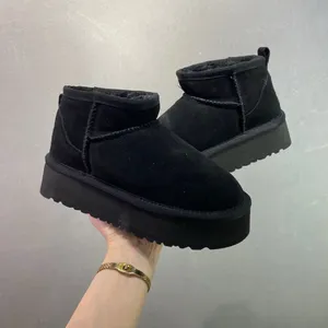 UGG Autumn/Winter Sheepskin Boots thumbnail-5