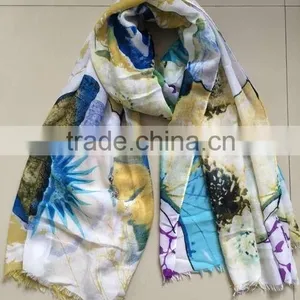 SGS Test New Arrival Lady Scarf Polyester Silk Screen Print Custom Scarf thumbnail-2