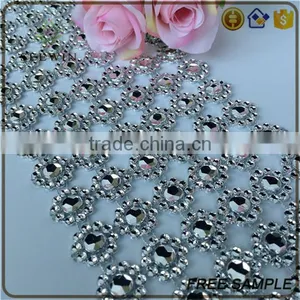 Christmas Diamond Mesh Fabric Table Runner thumbnail-3