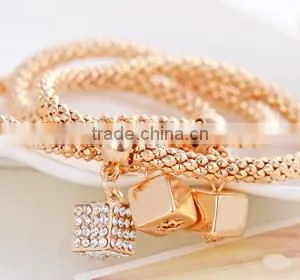 Fashion Gold Solid Cube Pendant Chain Bracelet Charms Jewelry Design for Girls thumbnail-4