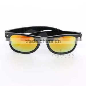 Logo on Sunglasses thumbnail-5