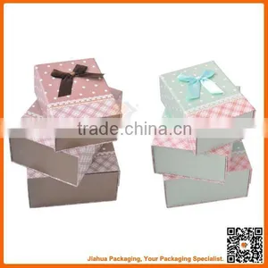 Delicate Flat Folding Gift Box With Ribbon thumbnail-3