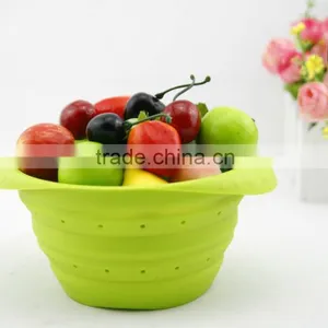 Silicone Fruit Foldable Colander thumbnail-1