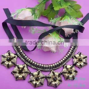 2015 Hot Sell New Fashion Wedding Dress Design Machine Embroidery Lace Collar for Clothing thumbnail-1