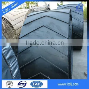 China Manufacturer Anti-wear Rubber Fabric Chevron Patterned Conveyor Belt Price thumbnail-1