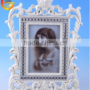 White Carved Resin Made Digital Photo Frame thumbnail-1