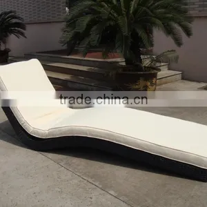 Lounge thumbnail-1