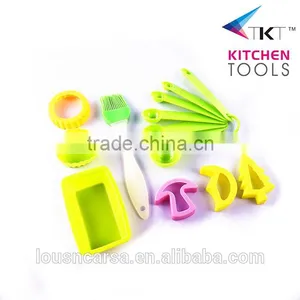 Kid's Silicone Baking Utensil For Home Bakeware With Window Box Packing thumbnail-1