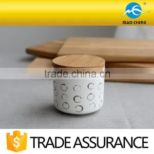 Customized Household Porcelain Candle Jars With Wooden Lid thumbnail-1