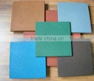 SQUARE RUBBER PAVER thumbnail-1