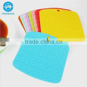 Heat Resistant Dishwasher Safe Silicone Table Mat thumbnail-1