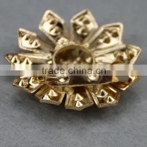 Fabulous Zinc Alloy Custom Rhinestone Cheap Crystal Metal Flower Brooch thumbnail-6