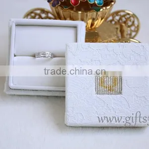 New Arrival Wholesale Wedding Ring Box Jewelry Boxes With Beaded Name Plate of Q thumbnail-1