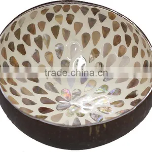Eco Friendly Lacquer Coconut Shell Bowl thumbnail-5