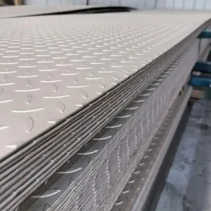 High Quality Tianjin Manufacturer Hot Cold Rolled Mild Checkered Mild Iron Black Low Carbon Steel Sheet Plate for Construction thumbnail-5