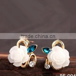 2015 High Quality Fashion Crystal Stud Earrings for Women Girl Party Wedding Earring Factory Price thumbnail-1