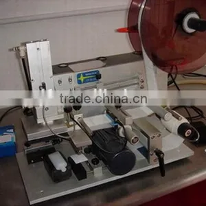 Semi Automatic Labeling Machine Flat Bottles Labeling Machine thumbnail-2