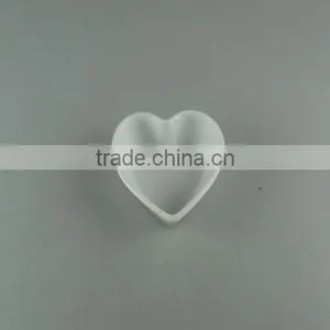 White Porcelain Heart-shaped Dish thumbnail-1