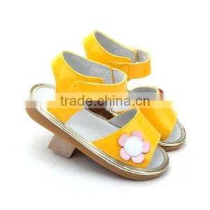 Guangdong Wholesale Factory Squeaky Sandals Fancy Baby Girls Shoes thumbnail-2