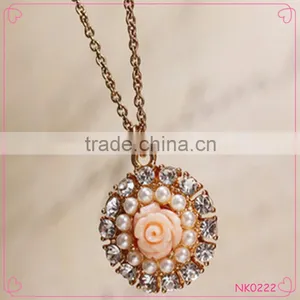 Sexy Women Jewelry High Quality Diamond Necklace With Flower Pendant Single Necklace thumbnail-1