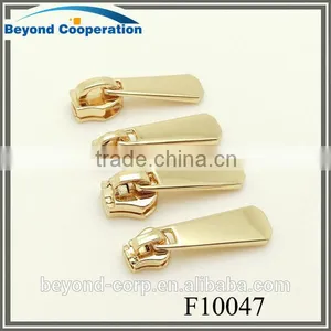 Zinc Alloy Zipper Puller Slider for Plastic Zipper thumbnail-1