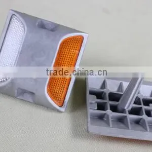 Traffic Safety Highly Visible Aluminum Reflective Road Stud thumbnail-1