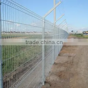 Green 5mm Wire Triangle Bending Welded Road Side 3D Mesh Fencing thumbnail-5