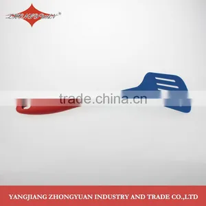 High Quality Plastic Coating Nylon Kitchen Tools of Slotted Shovel thumbnail-2