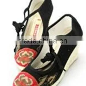 Chinese Traditional Shoes thumbnail-1