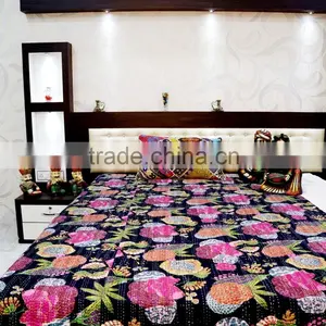 Reversible Flower Prints Bedspread Different Colours Tapestery Vintage Ethnic Bed Cover Handstiched Bohemian Quilt thumbnail-1