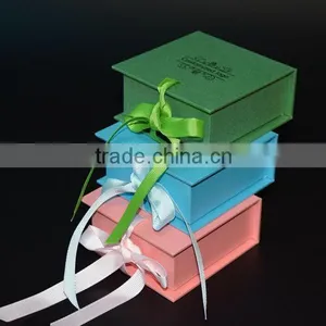 Lovely and Sweet Glove Packaging Gift Paper Box thumbnail-3