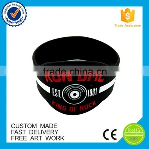 2016 Newest China Custom Amazing Embossed Wristband Silicone thumbnail-3