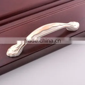 New Products White Creative Eur-style Furniture Accessories Kitchen Cabinet Handles and Knobs thumbnail-3