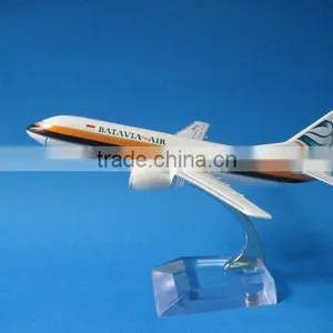 Metal B737-300 Batavia Air Airplane Model thumbnail-1