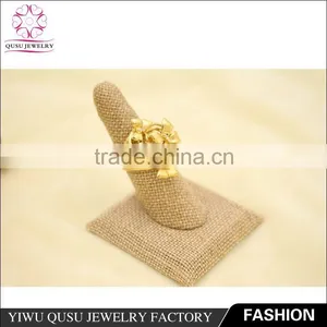 2015 Yiwu New Products Gold Plated Ring With Three Engrave Pattern Butterfly Shape thumbnail-2