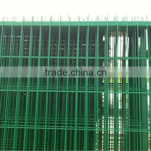 Iron Fence for Garden Metal Mesh Fence Welded Wire Mesh Fence thumbnail-1