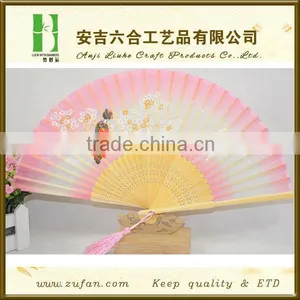 OEM New Silk Bamboo Gift Fan for Holiday Decoration thumbnail-1