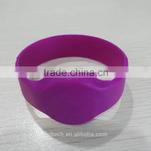 Hot Sale Printable MIFARE DESFire EV1 2K Silicone Wristbands thumbnail-2