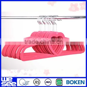 Round Heart Velent Kimono Plastic Hanger thumbnail-1