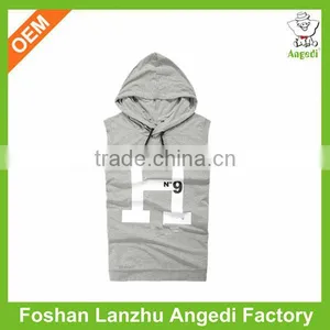 Fashionable Men Sleeveless Muscle Shirts thumbnail-1