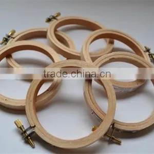 Hot Sell Flexiable 6 x 3 Inch Mini Embroidery Hoops Made in China thumbnail-1