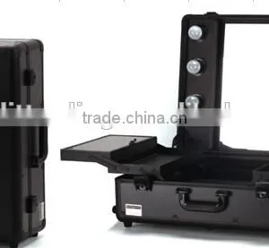 Trolley Cosmetic Case With Lights thumbnail-1