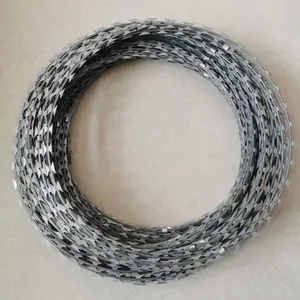 Hot-Dip Galvanized Barbed Wire, 2.8mm Wire Thickness, 3-Inch Barb Spacing, 600 N/mm² Tensile Strength, 20kg/Coil thumbnail-1