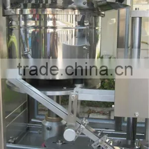 In-Line Screw Capping Machine for Shampoo Lid/ Pesticide Cap... thumbnail-3