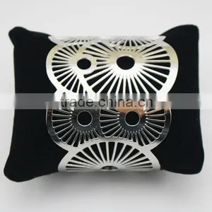 Custom Wide Stainless Steel Hollow Flower Bangle thumbnail-1