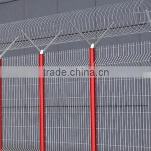 Blue Color PVC Coated Triangle Bending Guardrail Net in 2016 thumbnail-4
