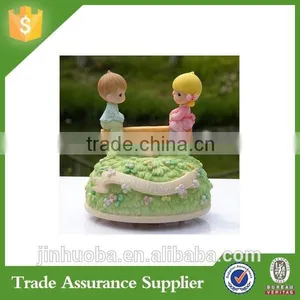 Chinese Cheap Resin Wedding Souvenirs For Guests Item thumbnail-6