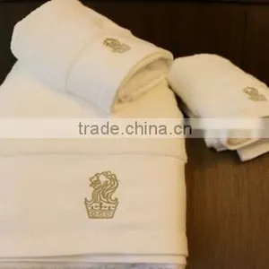 Bathtowel thumbnail-3