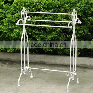 Antique White Metal Standing Towel Rack thumbnail-1